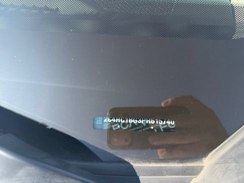 Used 2023 Chrysler Pacifica Touring-L FWD image 31