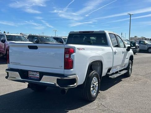 Used 2025 Chevrolet Silverado 2500 LT w/ Convenience Package AWD/4WD image 3