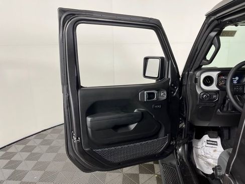 Used 2026 Jeep Gladiator Sport image 15