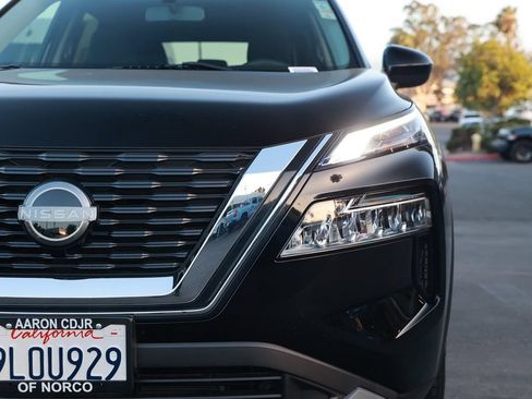 Used 2023 Nissan Rogue SV FWD image 5