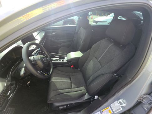 Used 2025 Honda Accord Sport image 8