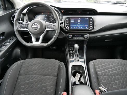 Used 2022 Nissan Kicks SV FWD image 16