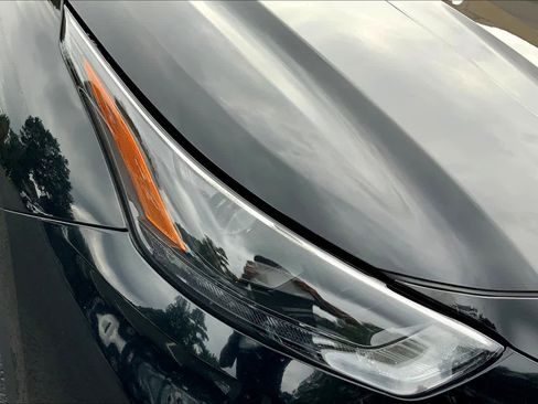 Certified 2023 Toyota Highlander XLE image 26