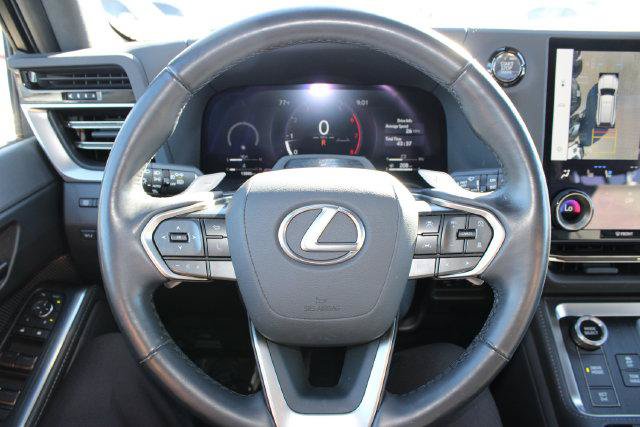 Certified 2025 Lexus GX 550 w/ Accessory Package (31) AWD/4WD image 17