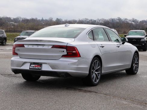 Used 2018 Volvo S90 T5 Momentum w/ Convenience Package image 9