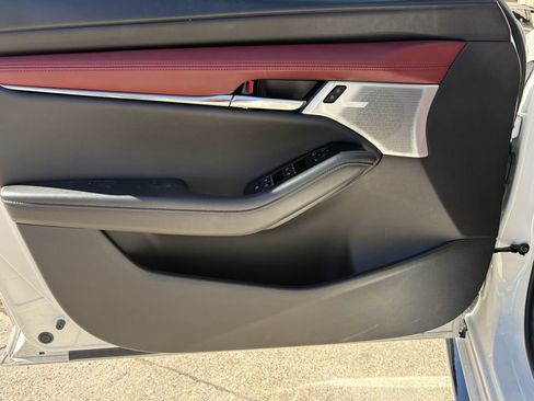 Used 2025 MAZDA MAZDA3 Hatchback w/ Appearance Package image 10