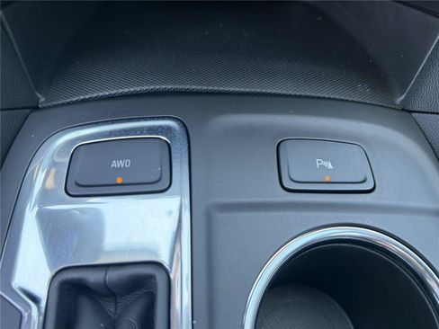 Used 2023 Chevrolet Equinox LT AWD/4WD image 10