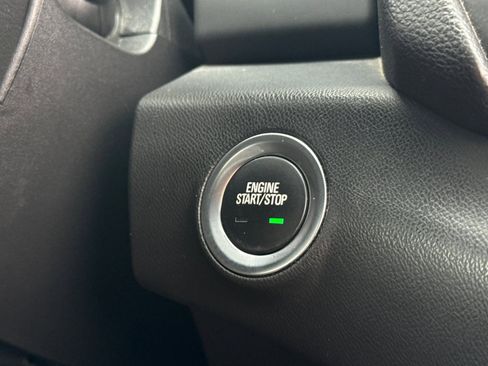 Used 2024 GMC Terrain SLT w/ Elevation Edition FWD image 33