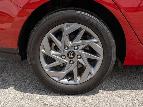 Used 2024 Hyundai Elantra SEL FWD image 10