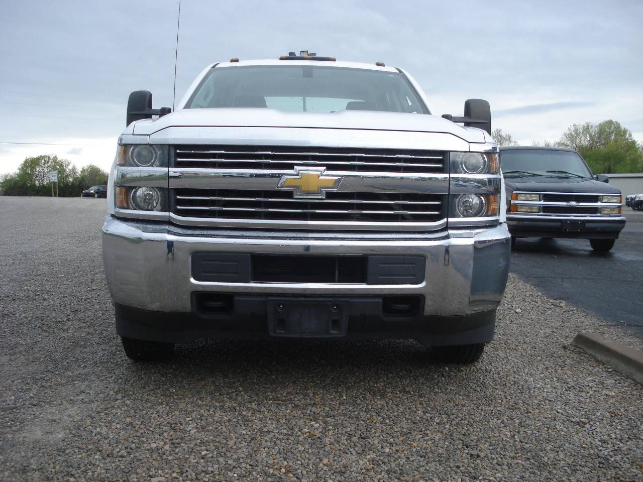 Used 2017 Chevrolet Silverado 3500 W/T RWD image 3