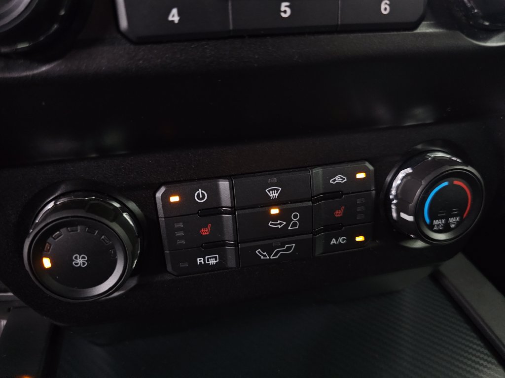 Used 2019 Ford F150 XLT w/ Equipment Group 302A Luxury AWD/4WD image 18