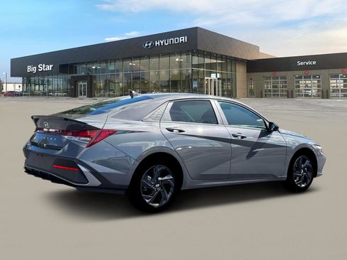 New 2026 Hyundai Elantra Sport image 8