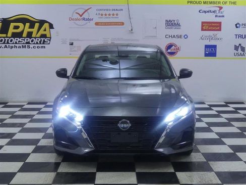 Used 2025 Nissan Altima 2.5 SV image 2