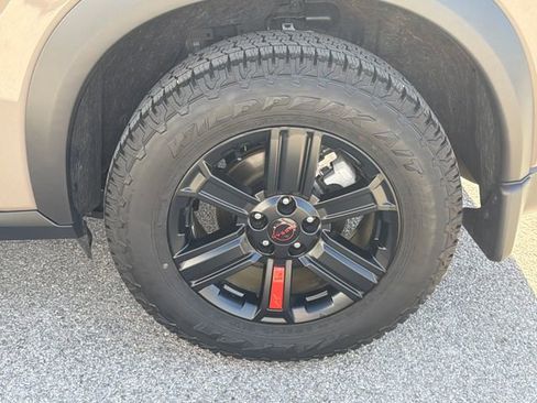 Used 2025 Nissan Rogue SV AWD/4WD image 37
