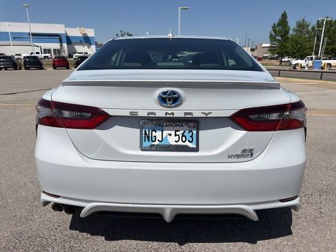 Used 2023 Toyota Camry SE FWD image 4