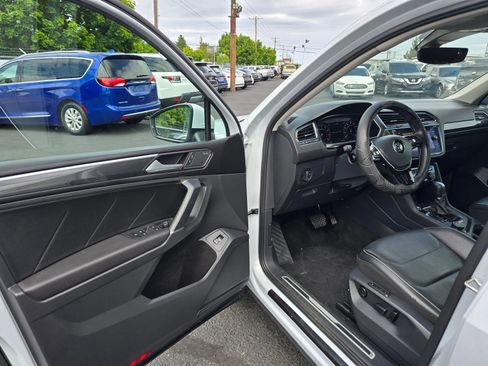Used 2018 Volkswagen Tiguan SEL Premium w/ 3rd Row Seat Package AWD/4WD image 18