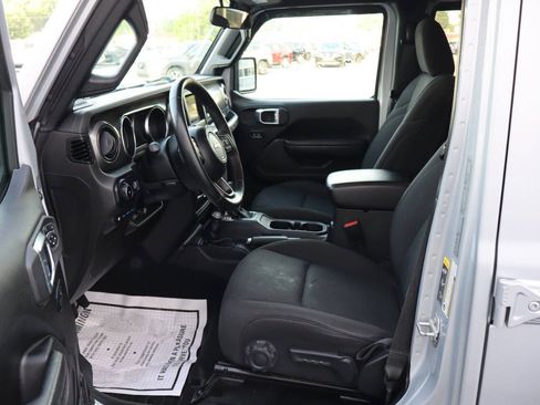 Used 2023 Jeep Wrangler Unlimited w/ Cold Weather Group AWD/4WD image 6