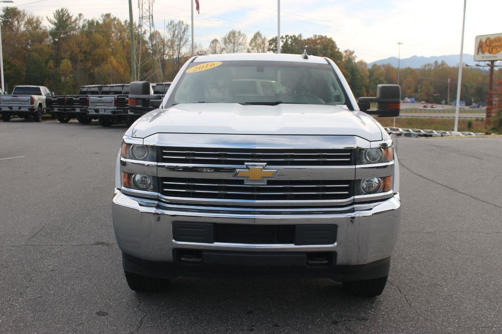 Used 2016 Chevrolet Silverado 2500 W/T w/ WT Convenience Package AWD/4WD image 4