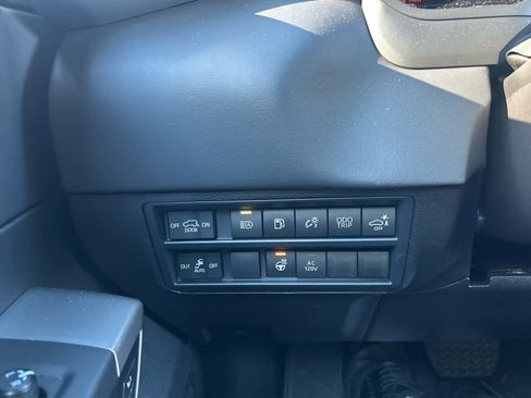 Used 2025 Toyota Sequoia Platinum image 18