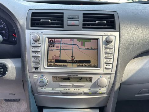 Used 2010 Toyota Camry XLE FWD image 17
