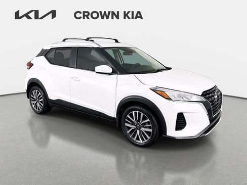 Used 2024 Nissan Kicks SV w/ Exterior Package FWD image 4