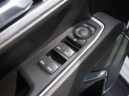 Used 2025 Chevrolet Silverado 2500 LT w/ Convenience Package image 16