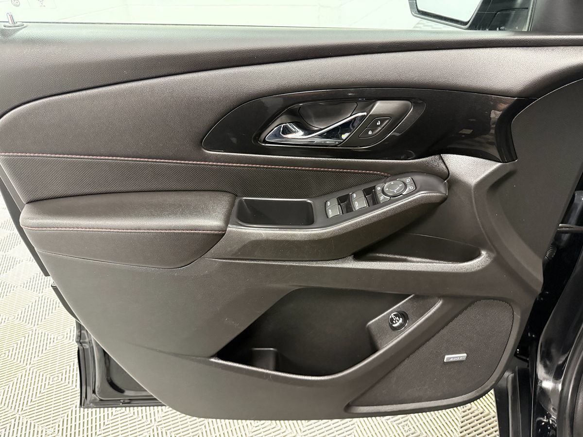 Used 2022 Chevrolet Traverse RS w/ LPO, Floor Liner Package AWD/4WD image 11