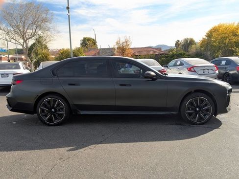 Used 2024 BMW 760i xDrive w/ Executive Package image 4