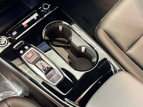 New 2027 Audi Q6 e-tron Premium image 14