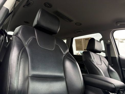 Used 2023 Kia Telluride S AWD/4WD image 18