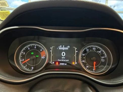 Used 2019 Jeep Cherokee Latitude Plus w/ Cold Weather Group AWD/4WD image 20