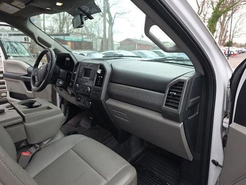 Used 2018 Ford F250 XL w/ Power Equipment Group image 11