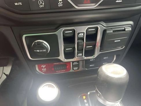 Used 2021 Jeep Wrangler Unlimited Rubicon AWD/4WD image 10