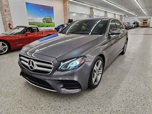 Used 2017 Mercedes-Benz E 300 4MATIC image 1