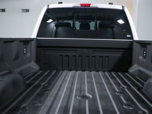 Used 2025 Ford F450 Platinum w/ FX4 Off-Road Package AWD/4WD image 32