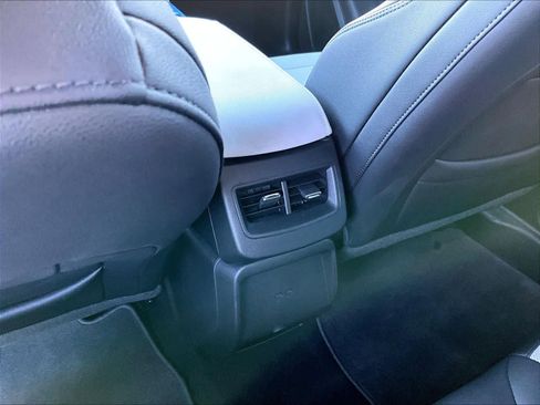 Used 2025 Chevrolet Equinox EV LT image 28