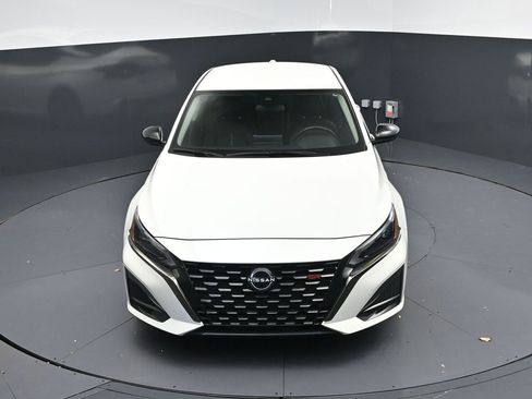 Used 2024 Nissan Altima 2.5 SR image 38