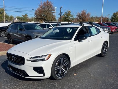 Used 2022 Volvo S60 T8 R-Design Expression w/ Premium Package
