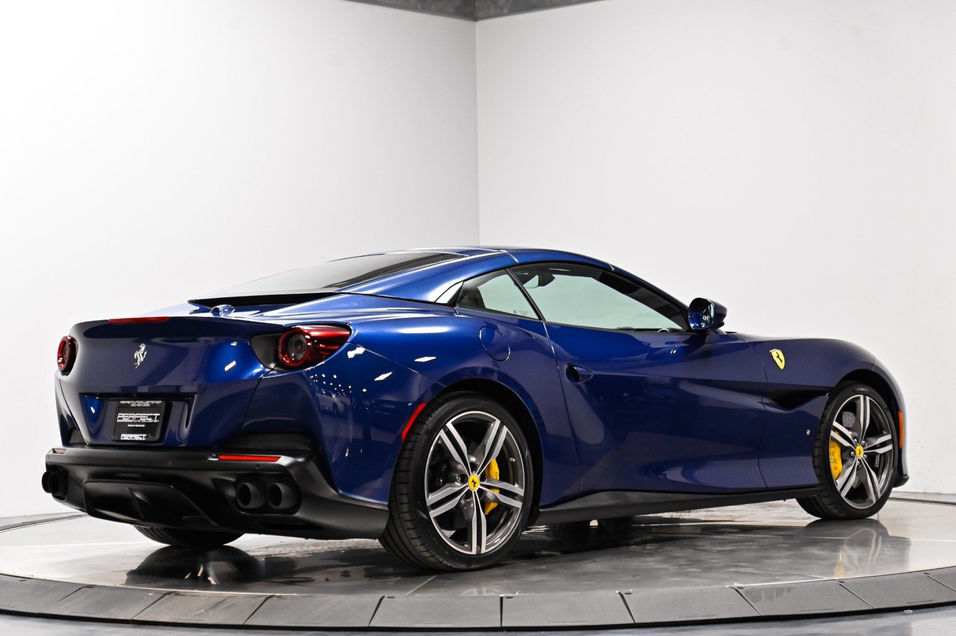 Used 2019 Ferrari Portofino RWD image 13