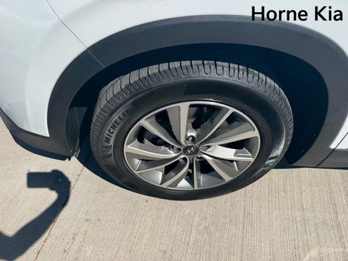 Used 2020 Hyundai Santa Fe SEL w/ Convenience + Premium Package FWD image 8