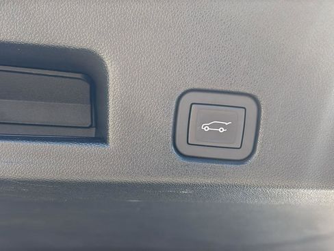 Used 2025 Buick Enclave Preferred FWD image 19