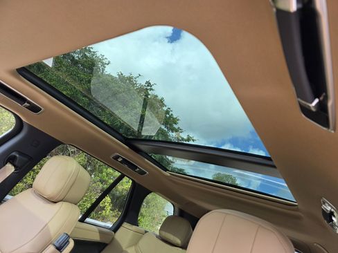 New 2026 Land Rover Range Rover SE image 12