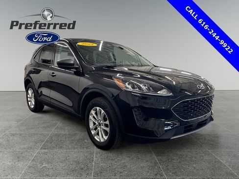 Used 2022 Ford Escape SE w/ Cold Weather Package image 1