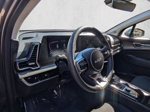 Used 2024 Kia Sportage LX image 10