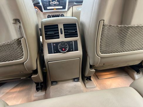 Used 2016 Mercedes-Benz GL 450 4MATIC w/ Premium I Package image 39