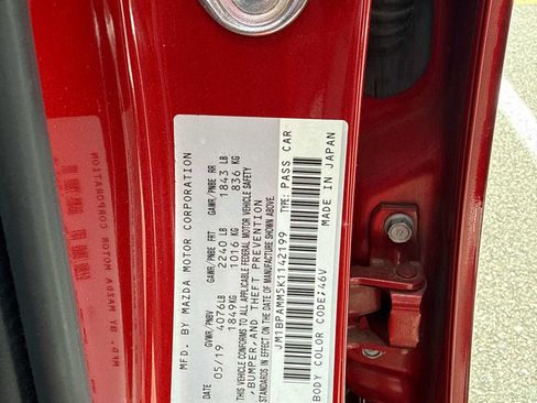 Used 2019 MAZDA MAZDA3 Hatchback w/ Preferred Package FWD image 1