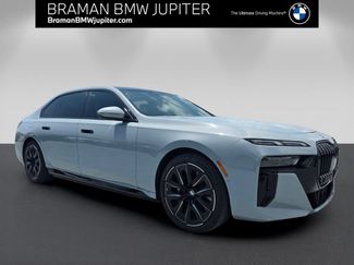 Used 2023 BMW i7 xDrive60 AWD/4WD video 1