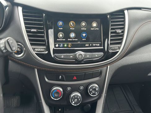 Used 2019 Chevrolet Trax LT w/ LT Convenience Package AWD/4WD image 9