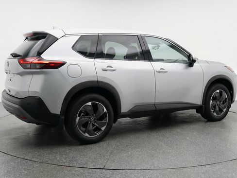 Used 2025 Nissan Rogue SV image 9