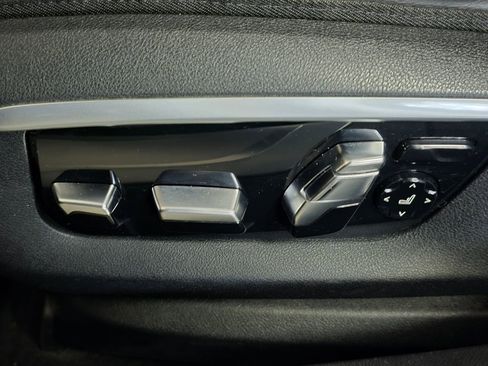 Used 2016 BMW 750i xDrive image 17